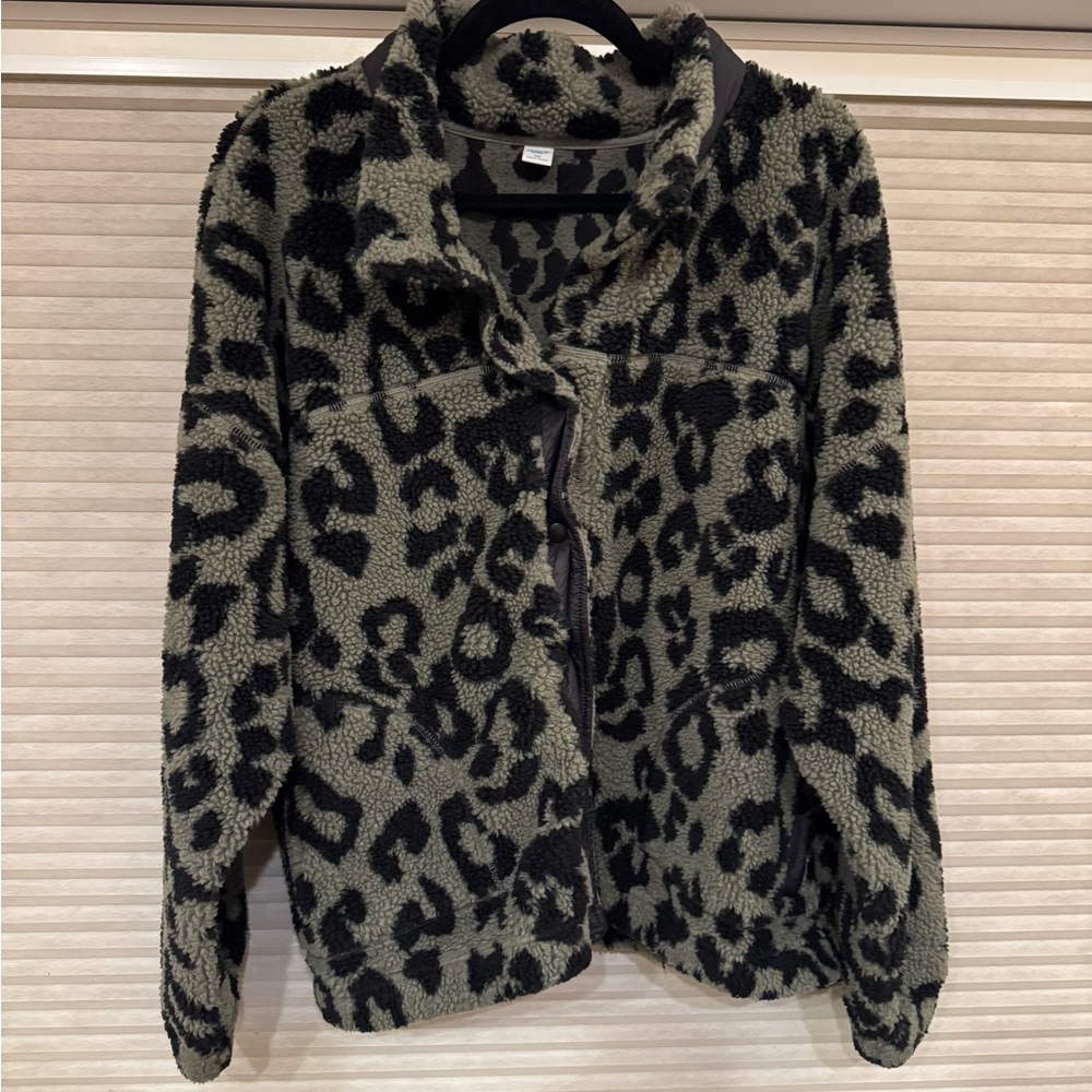 Old Navy Black and Olive Teddy Jacket